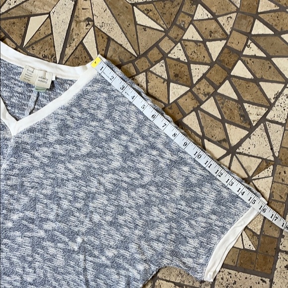 Saturday Sunday Anthro Vneck crop top L - Picture 4 of 9